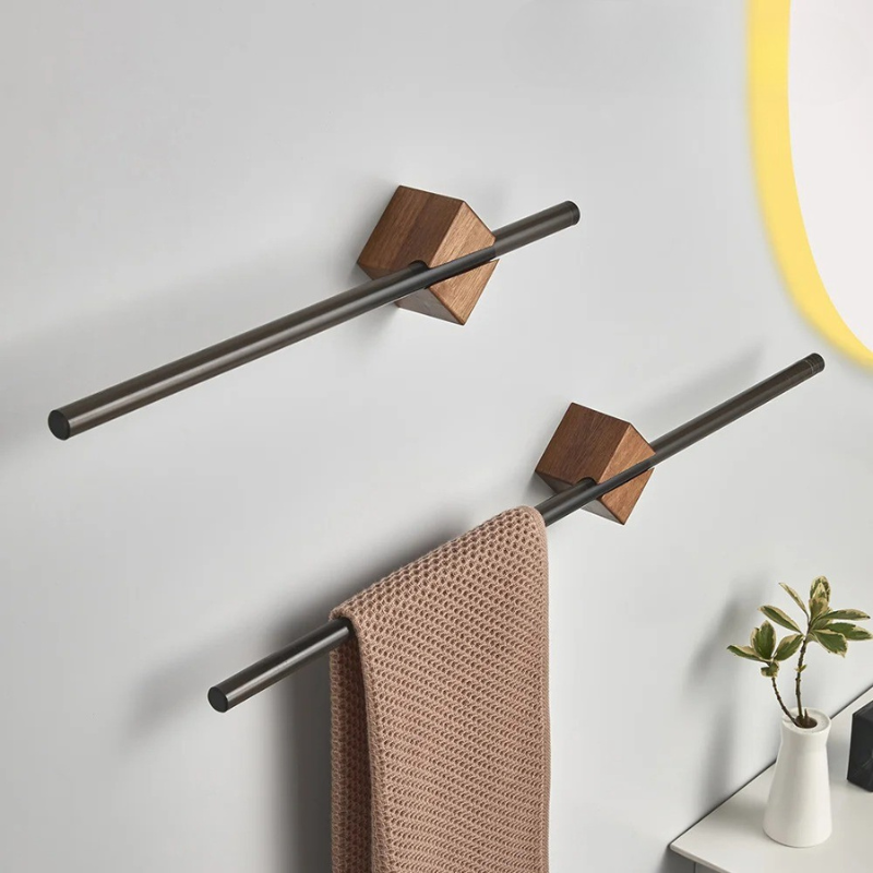 LuxWood Inox – Toalheiro de Parede com Acabamento em Nogueira