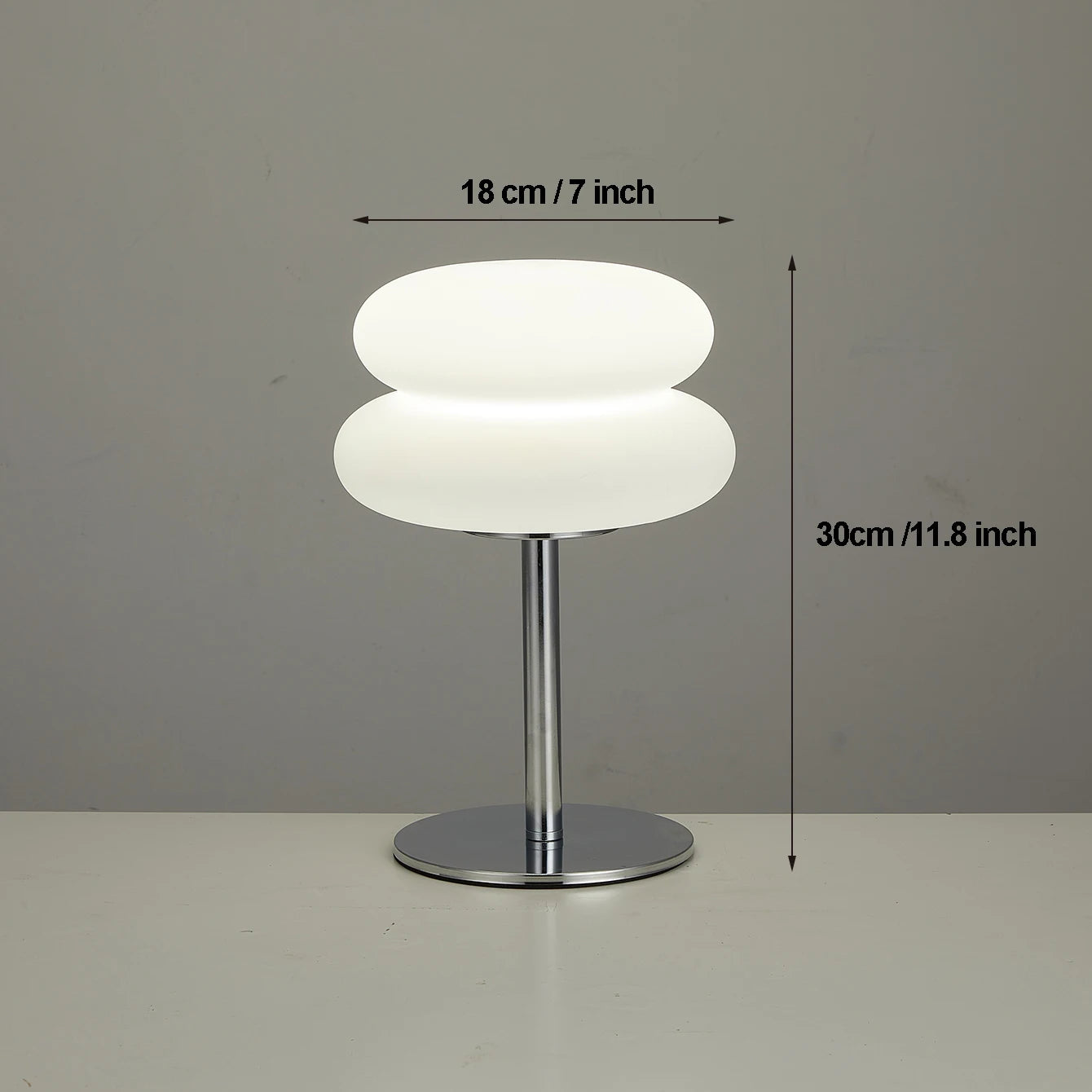 Dômea™ – Luminária de Mesa Retrô Bauhaus