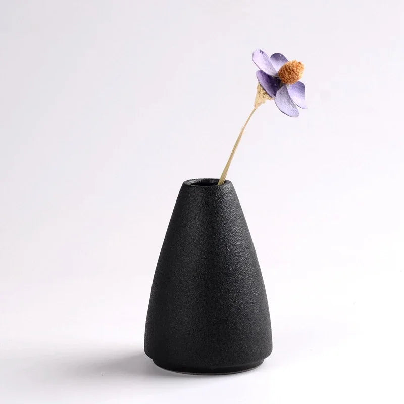 Kuro Hana™ – Vaso de Cerâmica Preto Estilo Japonês