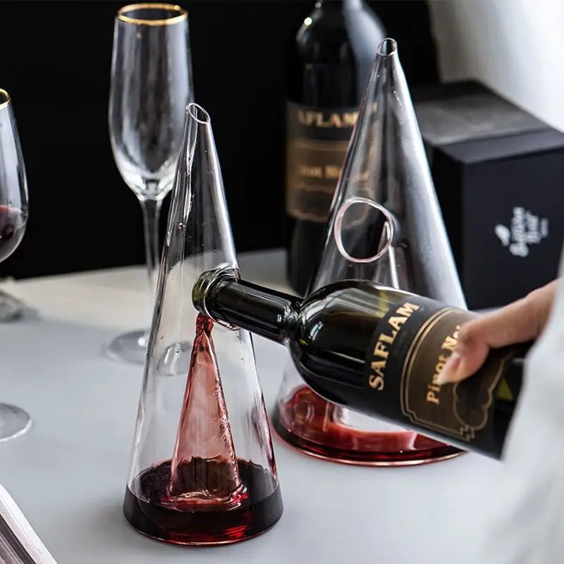 Decanter de Vidro Borossilicato com Design em Cascata Piramidal