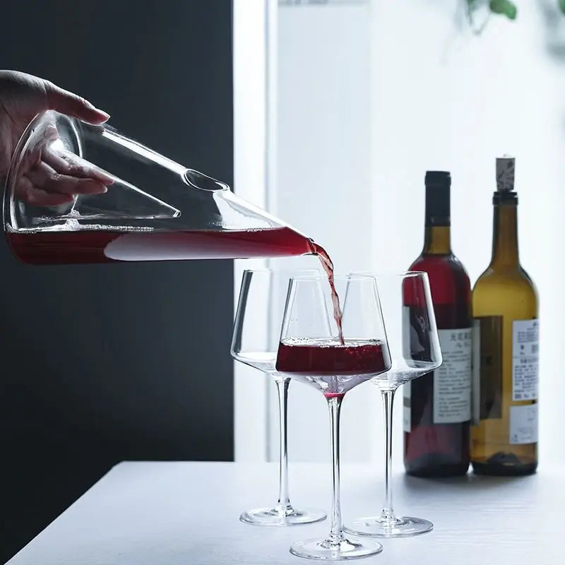Decanter de Vidro Borossilicato com Design em Cascata Piramidal