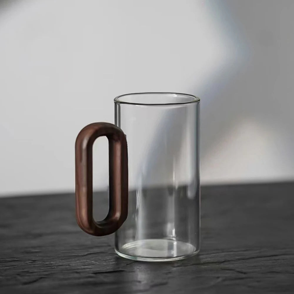 Fuméa – Copo de Vidro com Alça de Madeira e Design Vertical Translúcido