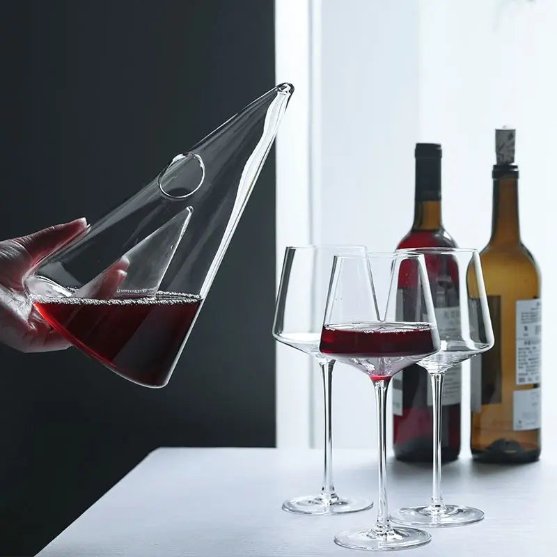 Decanter de Vidro Borossilicato com Design em Cascata Piramidal