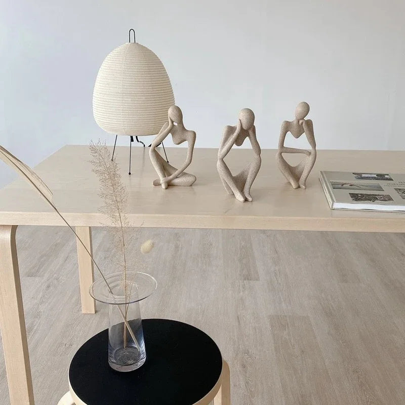 Escultura Abstrata "O Pensador" em Cor Areia