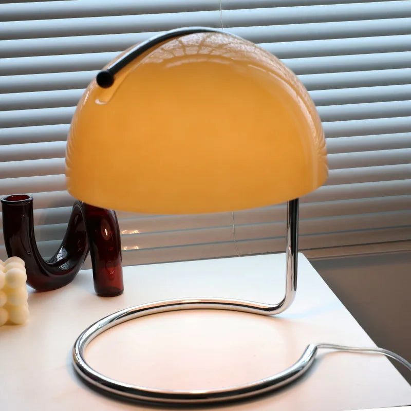 Vérra™ – Abajur de Mesa Estilo Bauhaus com Cúpula de Vidro