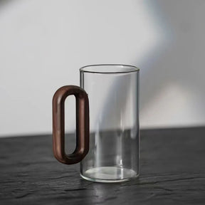 Fuméa – Copo de Vidro com Alça de Madeira e Design Vertical Translúcido