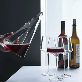 Decanter de Vidro Borossilicato com Design em Cascata Piramidal
