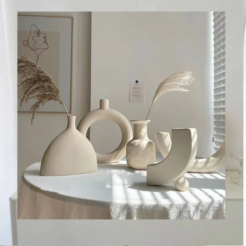 Vaso Decorativo de Cerâmica Moderna – Arte Minimalista para Arranjos de Flores