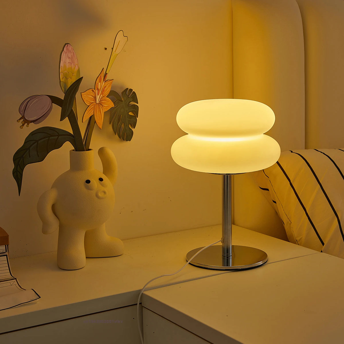 Dômea™ – Luminária de Mesa Retrô Bauhaus