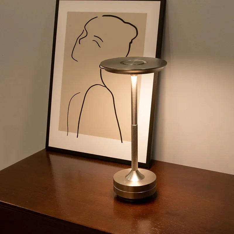 Luminária de Mesa LED com Toque e Dimerização