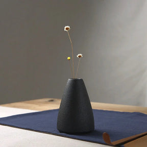 Kuro Hana™ – Vaso de Cerâmica Preto Estilo Japonês